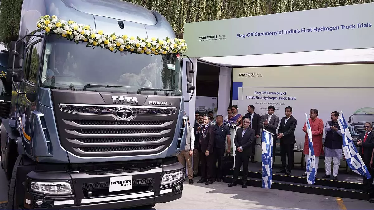 Tata Motors ने ग्रीन फ्रेट क्रांति के लिए भारत के पहले हाइड्रोजन ट्रक का परीक्षण शुरू किया Tata Motors ने ग्रीन फ्रेट क्रांति के लिए भारत के पहले हाइड्रोजन ट्रक का परीक्षण शुरू किया