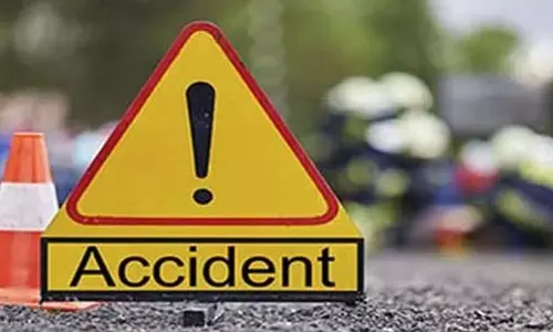 Karnataka: बेंगलुरू-चेन्नई राजमार्ग पर कार-बाइक की टक्कर में चार लोगों की मौत