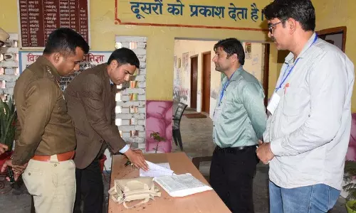 झज्जर में परीक्षा केंद्र के पास खड़े छह वाहन जब्त
