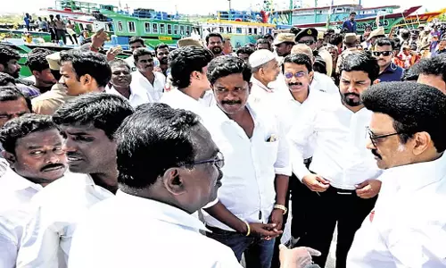 Tamil Nadu: सीएम स्टालिन ने राजनीतिक दलों से परिसीमन पर बैठक में शामिल होने का आग्रह किया Tamil Nadu: सीएम स्टालिन ने राजनीतिक दलों से परिसीमन पर बैठक में शामिल होने का आग्रह किया