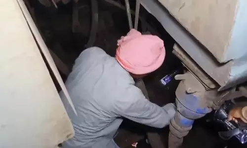 UP में कपलिंग फेल होने से ओडिशा जाने वाली नंदन कानन एक्सप्रेस दो हिस्सों में बंट गई