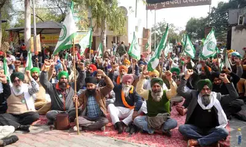 किसान यूनियनों ने कल Chandigarh में ‘पक्का मोर्चा’ के लिए समर्थन जुटाने के लिए बैठक की