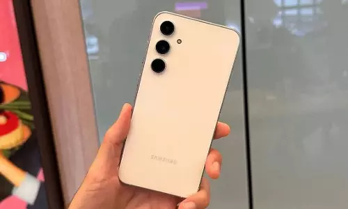 Samsung के इस प्रीमियम फोन की 30,000 रुपये गिरी कीमत