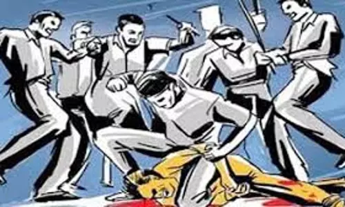 Fatehpur: प्रताप नगर झाल तिराहे पर मारपीट का वीडियो वायरल हुआ