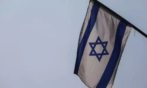 इजरायली सेना ने Syria में हथियार भंडारण स्थल पर हमला किया इजरायली सेना ने Syria में हथियार भंडारण स्थल पर हमला किया