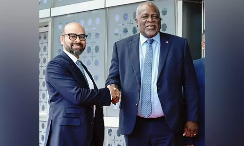 Guyana PM विश्व सतत विकास शिखर सम्मेलन में भाग लेने के लिए भारत पहुंचे Guyana PM विश्व सतत विकास शिखर सम्मेलन में भाग लेने के लिए भारत पहुंचे