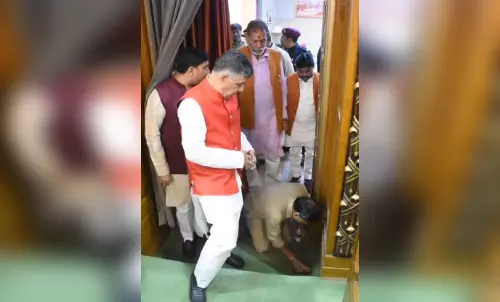 विधानसभा में पान मसाला थूकने पर अध्यक्ष ने जताई नाराजगी