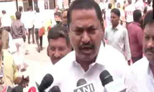 धनंजय मुंडे के इस्तीफे के बाद विपक्ष ने महाराष्ट्र सरकार पर साधा निशाना