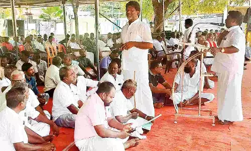 Tamil Nadu: रामेश्वरम में मछुआरों का विरोध प्रदर्शन तेज, आत्मदाह की धमकी
