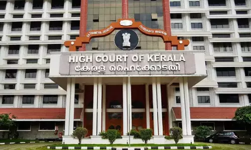 Kerala : स्कूलों में रैगिंग के मामलों की सुनवाई करेगी हाईकोर्ट की विशेष पीठ