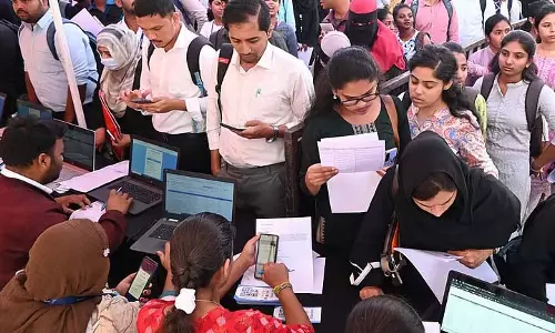 अभ्यर्थी सरकारी भर्ती प्रणाली की CBI जांच की मांग कर रहे अभ्यर्थी सरकारी भर्ती प्रणाली की CBI जांच की मांग कर रहे