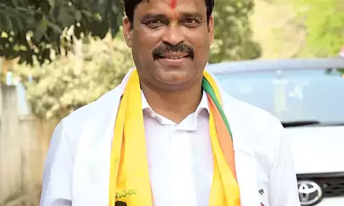 Andhra: संयुक्त गोदावरी जिलों के एमएलसी पद पर गठबंधन उम्मीदवार राजशेखरम विजयी Andhra: संयुक्त गोदावरी जिलों के एमएलसी पद पर गठबंधन उम्मीदवार राजशेखरम विजयी