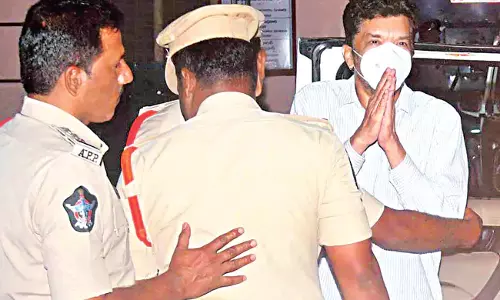 Andhra: पोसानी के लिए तीन जिलों की पुलिस में होड़