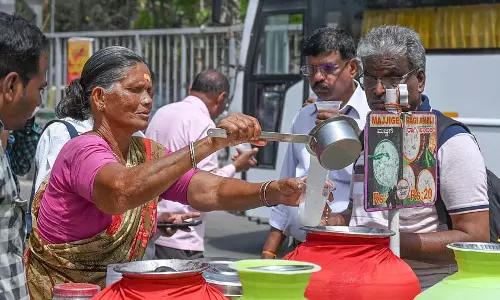 Karnataka में पारा बढ़ने के कारण गर्मी से बचने के लिए ‘हाइड्रेटेड रहें’ सबसे ऊपर