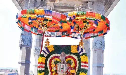 Telangana: यदाद्रि में सजावट समारोह शुरू Telangana: यदाद्रि में सजावट समारोह शुरू