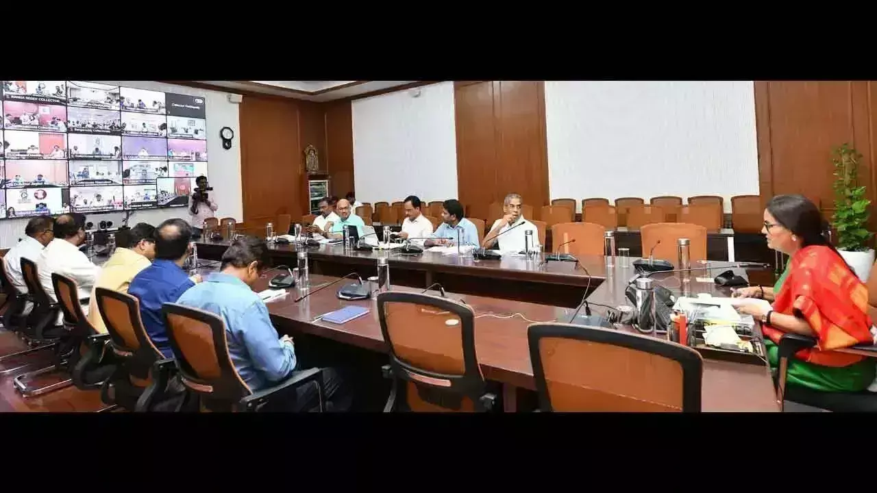 Telangana: मुख्य सचिव शांति कुमारी ने कलेक्टरों को पर्याप्त सिंचाई सुनिश्चित करने के निर्देश दिए