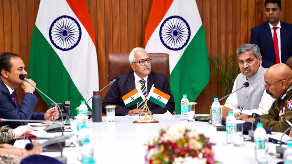 Manipur के राज्यपाल ने राजभवन में उच्च स्तरीय सुरक्षा समीक्षा बैठक की अध्यक्षता की