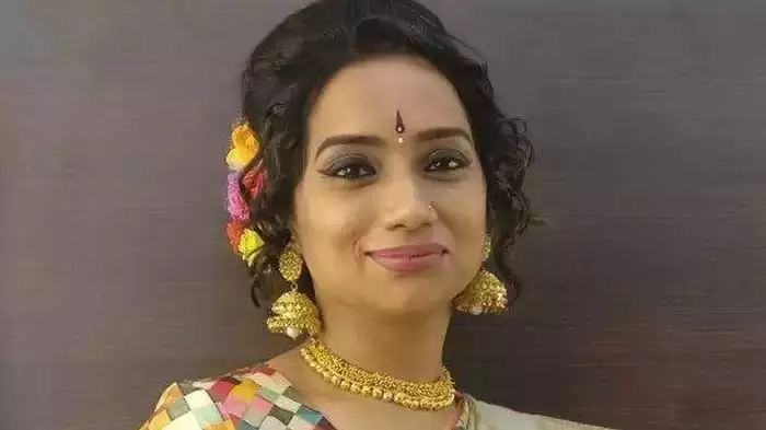 महिला सिंगर ने की सुसाइड की कोशिश, 2 दिनों से नहीं निकल रही थी घर से महिला सिंगर ने की सुसाइड की कोशिश, 2 दिनों से नहीं निकल रही थी घर से