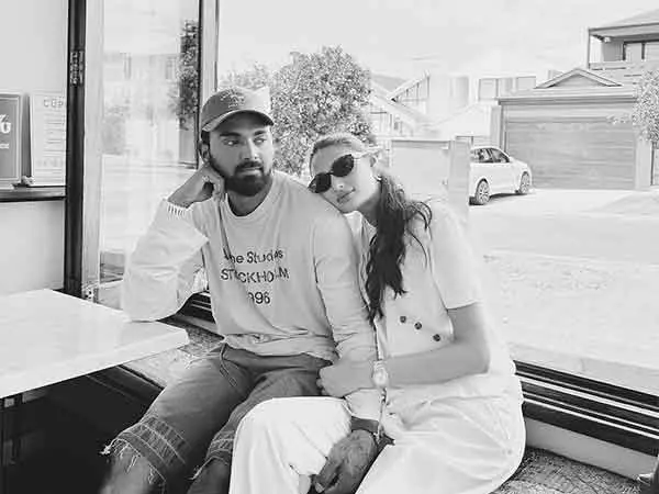 Athiya Shetty ने भारत-ऑस्ट्रेलिया मैच में केएल राहुल के प्रदर्शन की सराहना की Athiya Shetty ने भारत-ऑस्ट्रेलिया मैच में केएल राहुल के प्रदर्शन की सराहना की