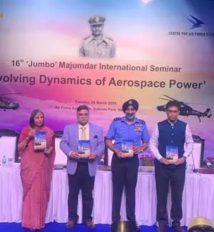 भविष्य के युद्धों में ड्रोन और मानव रहित टीमों के उपयोग पर चर्चा भविष्य के युद्धों में ड्रोन और मानव रहित टीमों के उपयोग पर चर्चा