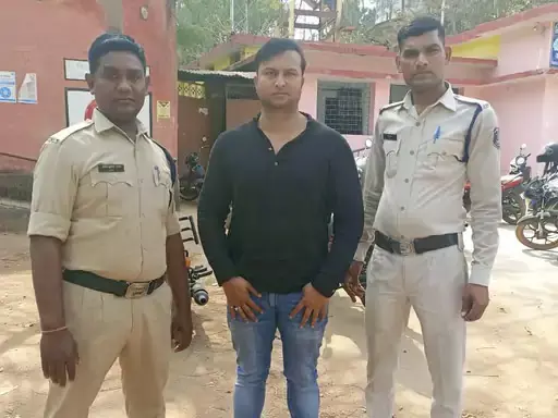 पार्षद पुत्र अरेस्ट, कोल डिपो का है मालिक पार्षद पुत्र अरेस्ट, कोल डिपो का है मालिक