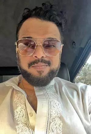 अबू आजमी के बेटे फरहान ने कहा, भीड़ ने कार को घेरकर किया हमला अबू आजमी के बेटे फरहान ने कहा, भीड़ ने कार को घेरकर किया हमला