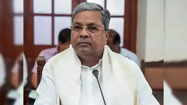 CM सिद्धारमैया ने लड़ाई के आगे घुटने टेके; कोप्पल बलदोटा फैक्ट्री का काम रोका CM सिद्धारमैया ने लड़ाई के आगे घुटने टेके; कोप्पल बलदोटा फैक्ट्री का काम रोका