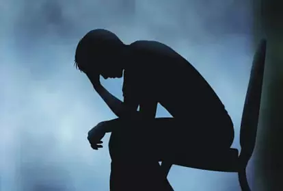 पति ने पत्नी से परेशान होकर मौत को लगा लिया गले, सुसाइड नोट छोड़ा, सदमे में परिजन पति ने पत्नी से परेशान होकर मौत को लगा लिया गले, सुसाइड नोट छोड़ा, सदमे में परिजन