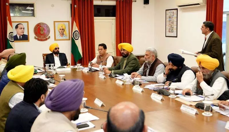 पंजाब मंत्रिमंडल PPSC कर्मचारियों के वेतन वृद्धि और उद्योगपतियों के लिए ओटीएस योजना को मंजूरी दी पंजाब मंत्रिमंडल PPSC कर्मचारियों के वेतन वृद्धि और उद्योगपतियों के लिए ओटीएस योजना को मंजूरी दी