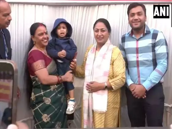 Delhi CM ने अपने आवास पर जन मिलन समारोह आयोजित किया Delhi CM ने अपने आवास पर जन मिलन समारोह आयोजित किया