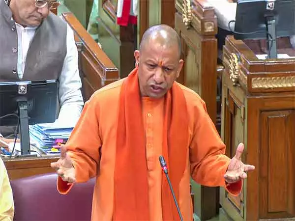 सीएम योगी के निर्देश के बाद अंसल प्रॉपर्टीज के खिलाफ FIR सीएम योगी के निर्देश के बाद अंसल प्रॉपर्टीज के खिलाफ FIR