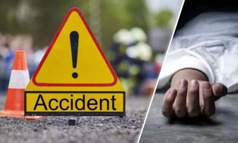 Bulandshahr: नहर में गिरी तेज़ रफ्तार कार, पिता-पुत्र सहित चार की मौत Bulandshahr: नहर में गिरी तेज़ रफ्तार कार, पिता-पुत्र सहित चार की मौत