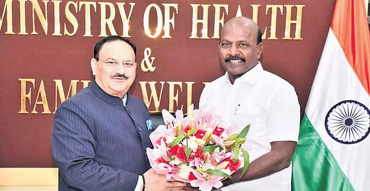 Tamil Nadu: तमिलनाडु के स्वास्थ्य मंत्री ने जे पी नड्डा से मुलाकात की Tamil Nadu: तमिलनाडु के स्वास्थ्य मंत्री ने जे पी नड्डा से मुलाकात की