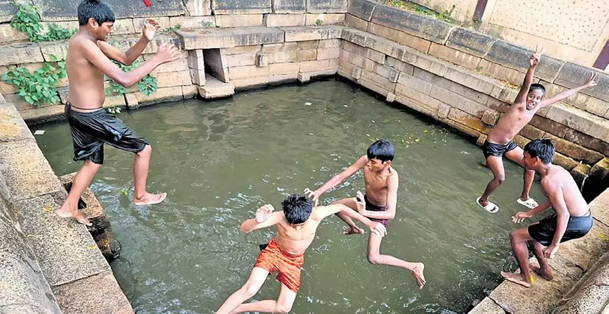 Tamil Nadu: तमिलनाडु में तापमान 39 डिग्री सेल्सियस तक पहुंचने से दिन गर्म Tamil Nadu: तमिलनाडु में तापमान 39 डिग्री सेल्सियस तक पहुंचने से दिन गर्म