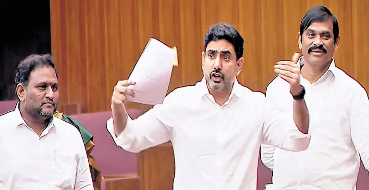 Andhra: मंत्री नारा लोकेश ने कुलपतियों को धमकाने के आरोप को खारिज किया Andhra: मंत्री नारा लोकेश ने कुलपतियों को धमकाने के आरोप को खारिज किया