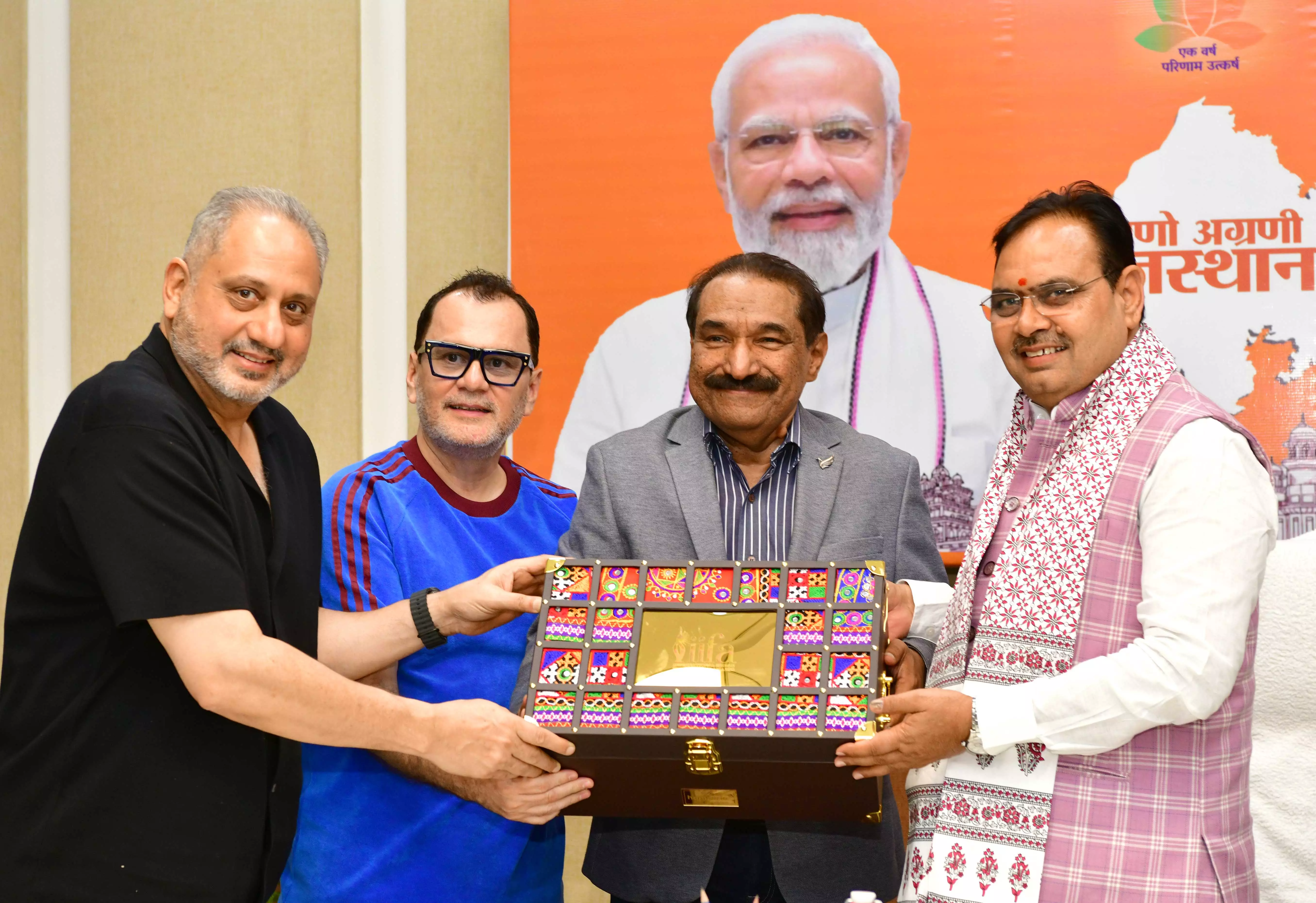 Jaipur: मुख्यमंत्री से आईफा आयोजन समिति के सदस्यों ने की मुलाकात Jaipur: मुख्यमंत्री से आईफा आयोजन समिति के सदस्यों ने की मुलाकात