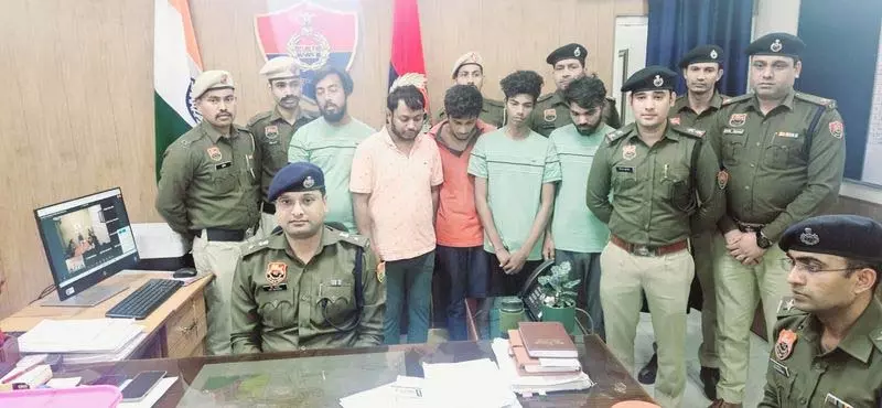 रेवाड़ी पुलिस ने साइबर ठगी करने वाले अंतरराज्यीय गिरोह का पर्दाफाश किया, पांच गिरफ्तार रेवाड़ी पुलिस ने साइबर ठगी करने वाले अंतरराज्यीय गिरोह का पर्दाफाश किया, पांच गिरफ्तार