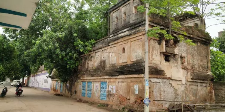 सोनपुर रॉयल पैलेस खंडहर होने की कगार पर, जीर्णोद्धार का आग्रह सोनपुर रॉयल पैलेस खंडहर होने की कगार पर, जीर्णोद्धार का आग्रह