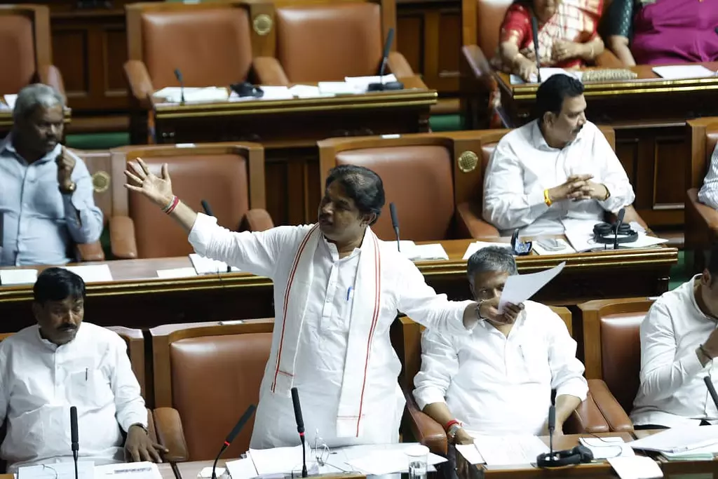 KPSC चोरों का अड्डा और भ्रष्टाचार का अड्डा है: अशोक नाराज KPSC चोरों का अड्डा और भ्रष्टाचार का अड्डा है: अशोक नाराज