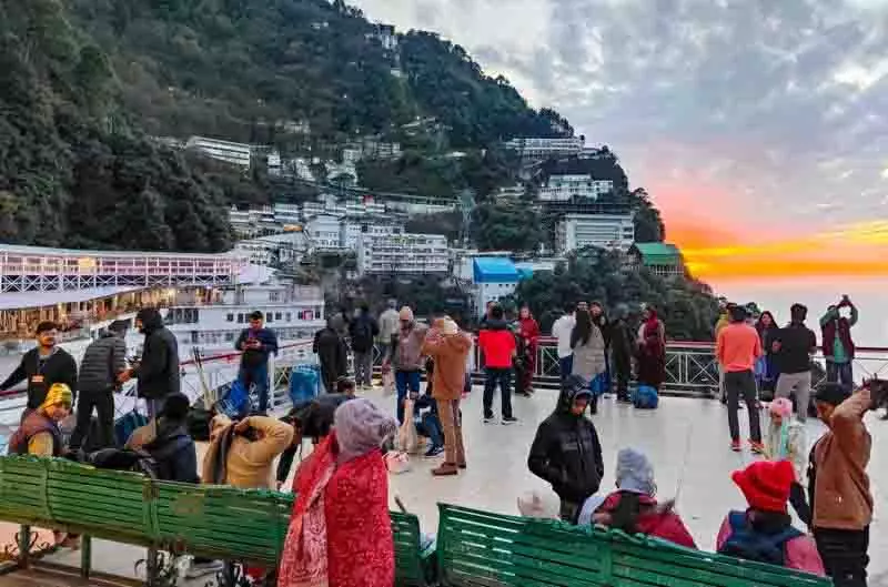 CM: सरकार जम्मू के धार्मिक सर्किट को विकसित करने के लिए प्रतिबद्ध CM: सरकार जम्मू के धार्मिक सर्किट को विकसित करने के लिए प्रतिबद्ध