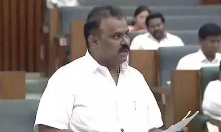 AP के राजस्व मंत्री अनगनी सत्य प्रसाद ने त्रुटि-रहित भूमि सर्वेक्षण का वादा किया AP के राजस्व मंत्री अनगनी सत्य प्रसाद ने त्रुटि-रहित भूमि सर्वेक्षण का वादा किया