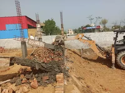 Haryana : श्रमिकों का पंजीकरण रद्द करने पर विज ने अधिकारियों के खिलाफ कार्रवाई के निर्देश Haryana : श्रमिकों का पंजीकरण रद्द करने पर विज ने अधिकारियों के खिलाफ कार्रवाई के निर्देश