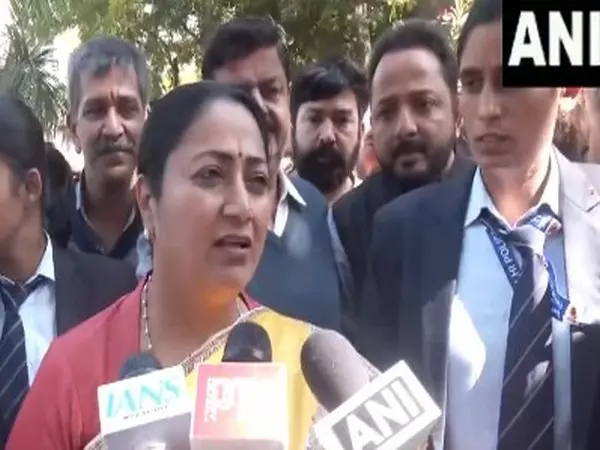 CM Rekha Gupta ने शालीमार बाग इलाके का दौरा किया CM Rekha Gupta ने शालीमार बाग इलाके का दौरा किया