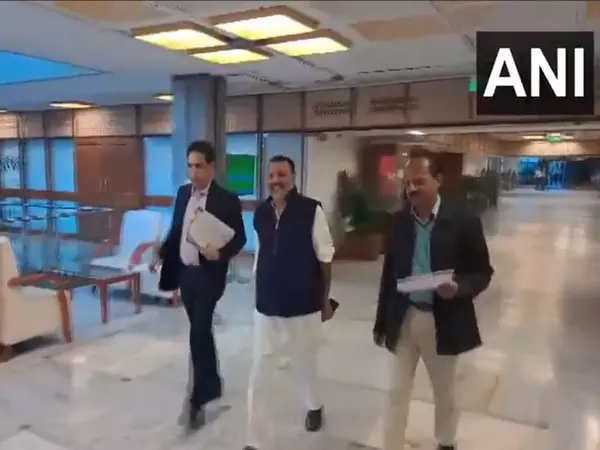 New Delhi: संचार और सूचना प्रौद्योगिकी पर संसदीय स्थायी समिति की बैठक शुरू हुई New Delhi: संचार और सूचना प्रौद्योगिकी पर संसदीय स्थायी समिति की बैठक शुरू हुई