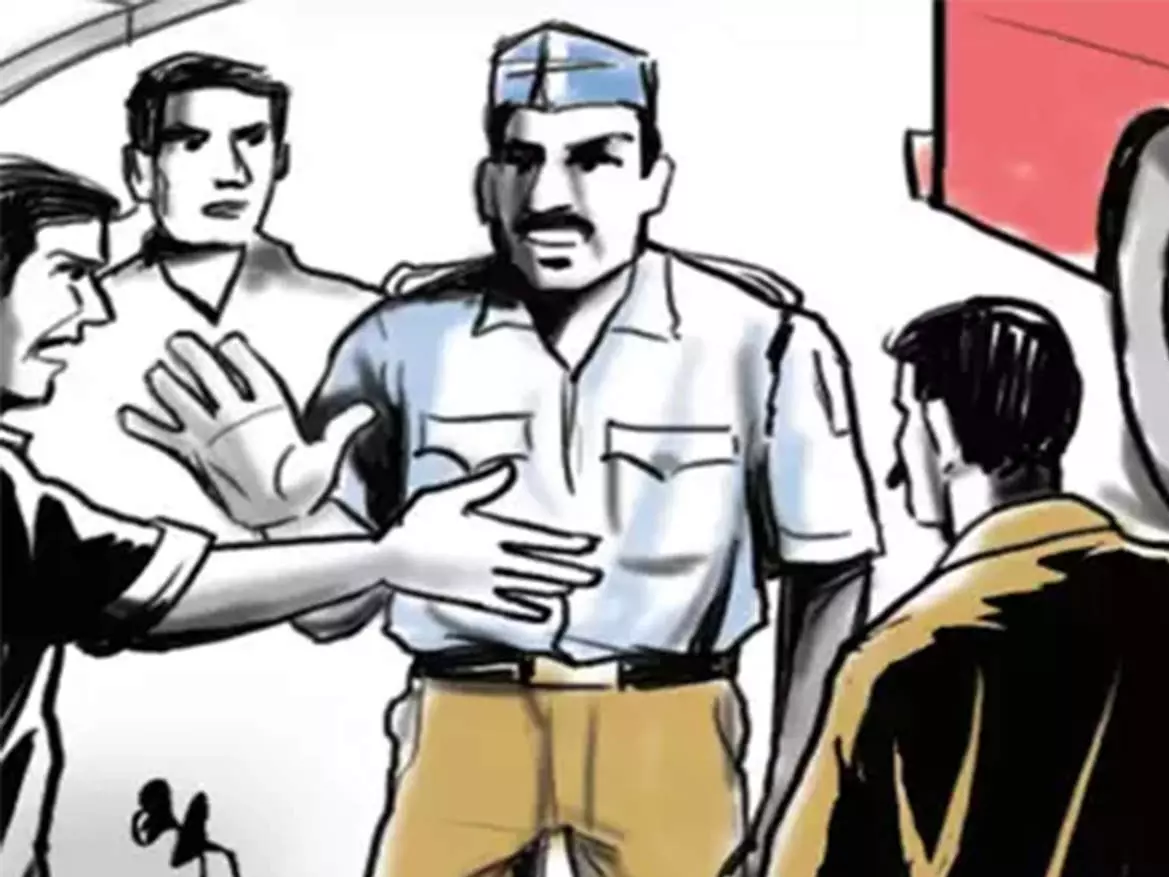 Ballia: जबरन पैसा मांगने पर ग्रामीणों ने आठ लोगों को पकड़ा Ballia: जबरन पैसा मांगने पर ग्रामीणों ने आठ लोगों को पकड़ा