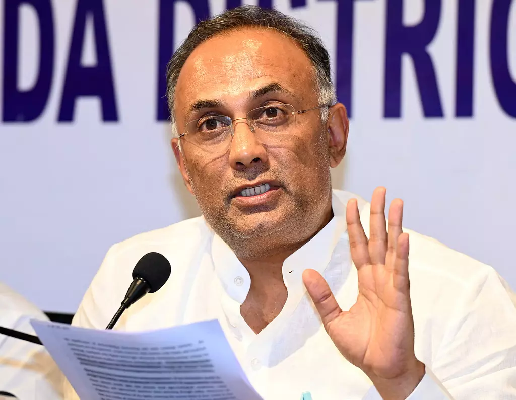 बर्ड फ्लू से घबराएं नहीं, सावधान रहें: स्वास्थ्य मंत्री दिनेश गुंडू राव बर्ड फ्लू से घबराएं नहीं, सावधान रहें: स्वास्थ्य मंत्री दिनेश गुंडू राव