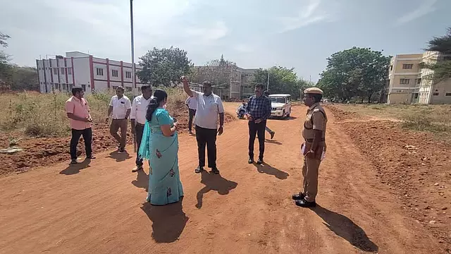 Tamil Nadu: भरतियार यूनिवर्सिटी में तेंदुआ घुसा छात्रों को निकाला गया Tamil Nadu: भरतियार यूनिवर्सिटी में तेंदुआ घुसा छात्रों को निकाला गया
