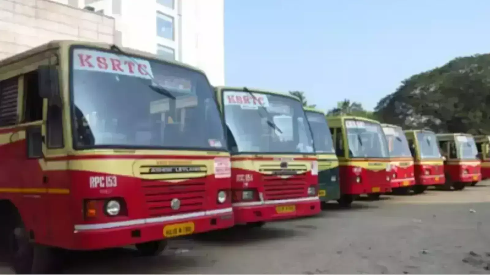 KSRTC कर्मचारियों को नियमित रूप से वेतन मिलेगा KSRTC कर्मचारियों को नियमित रूप से वेतन मिलेगा