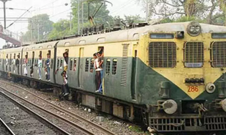 Tamil Nadu: यात्रियों ने चेंगलपट्टू से आगे के क्षेत्रों से अधिक रेलगाड़ियां चलाने की मांग की Tamil Nadu: यात्रियों ने चेंगलपट्टू से आगे के क्षेत्रों से अधिक रेलगाड़ियां चलाने की मांग की