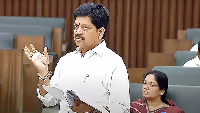 YSRCP शासन के दौरान शराब की बिक्री में हजारों करोड़ रुपये की लूट YSRCP शासन के दौरान शराब की बिक्री में हजारों करोड़ रुपये की लूट